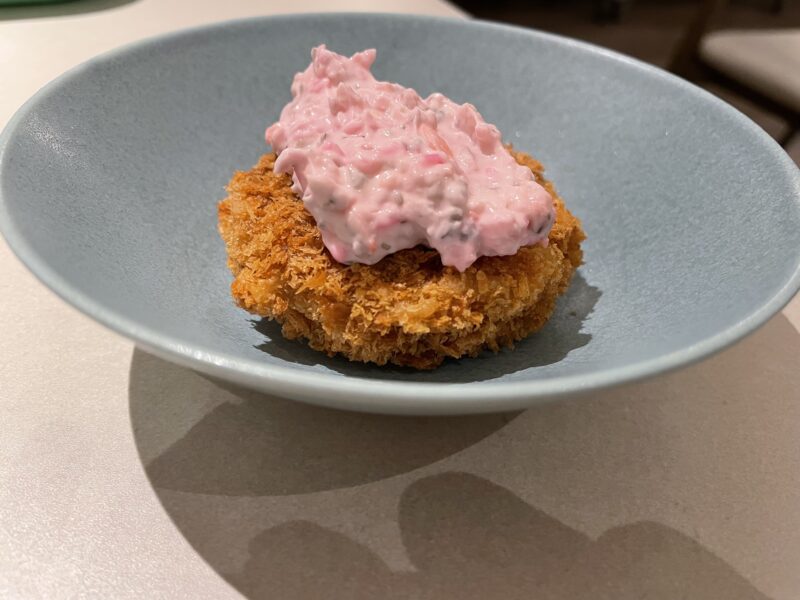 ヒレカツと柴漬けタルタルソース